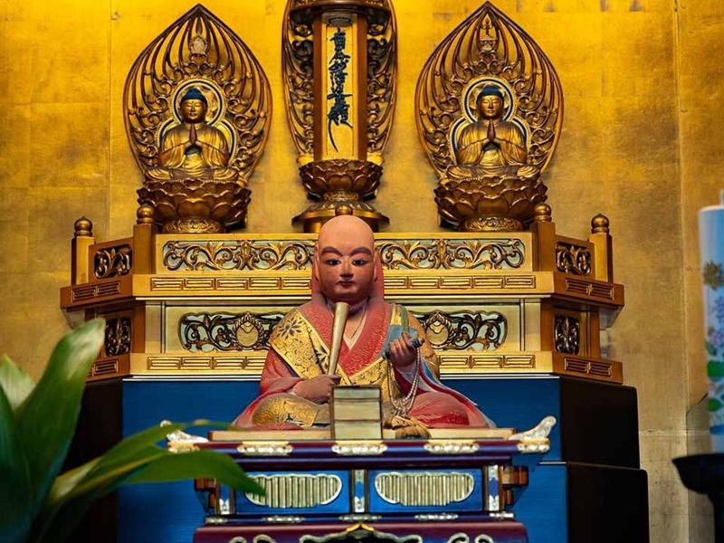 利栄山 長勝寺
