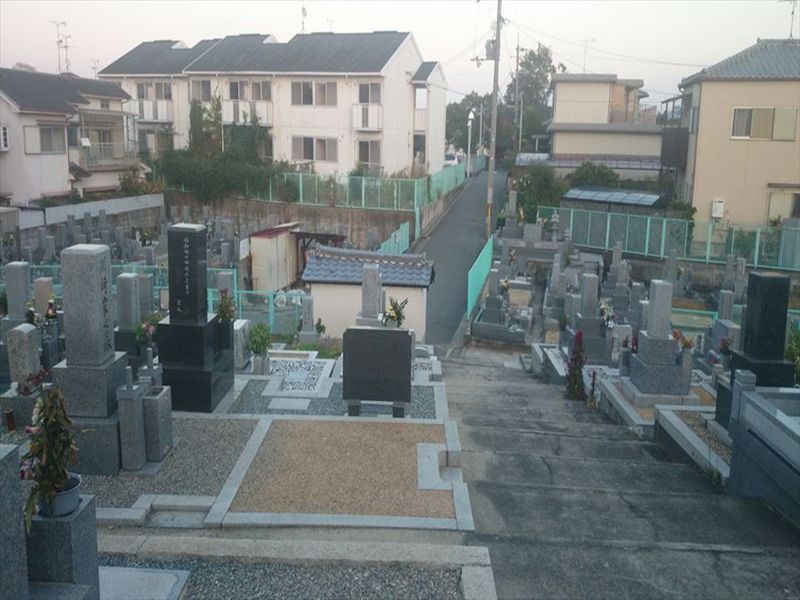 羽曳山共同墓地