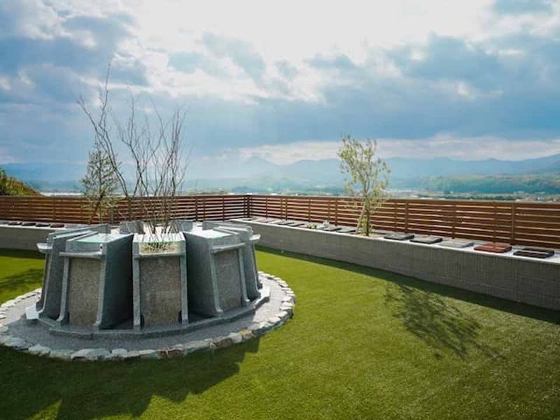 開放感あふれる環境が魅力の樹木葬です