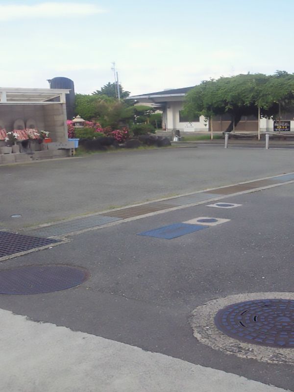 東大阪市営 荒本墓地　墓地内風景