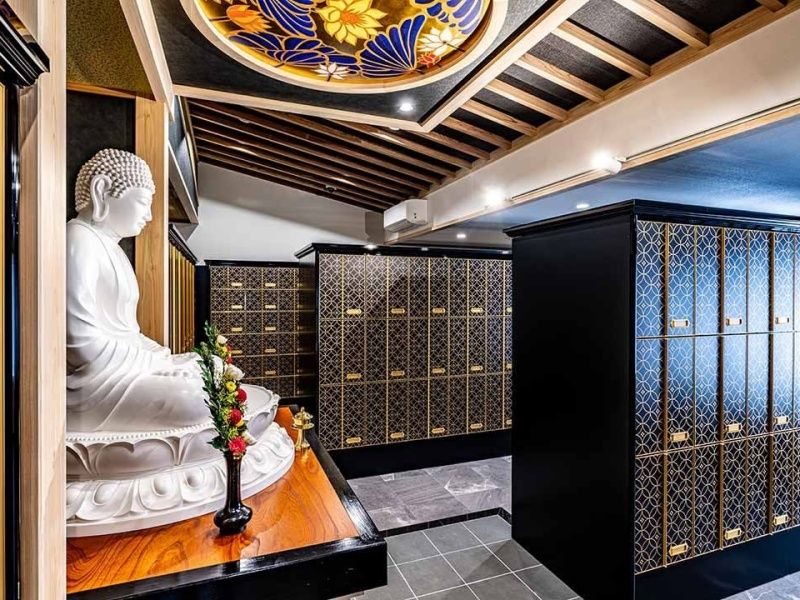 やわらかな光に包まれた納骨堂【圓徳殿】