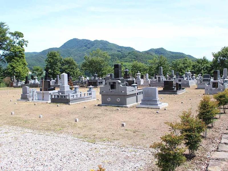 御代田藤塚霊園