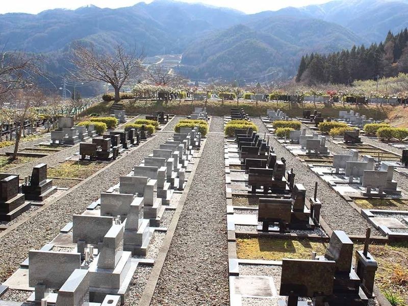 千曲市営 桑原雁塚霊園桜花苑