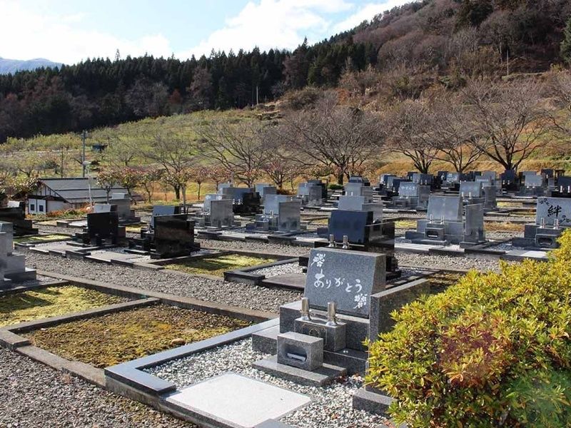 千曲市営 桑原雁塚霊園桜花苑