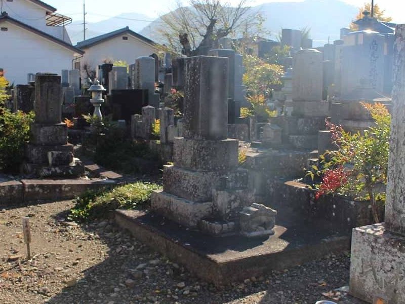證蓮寺墓地