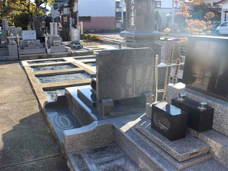 常泉寺墓地