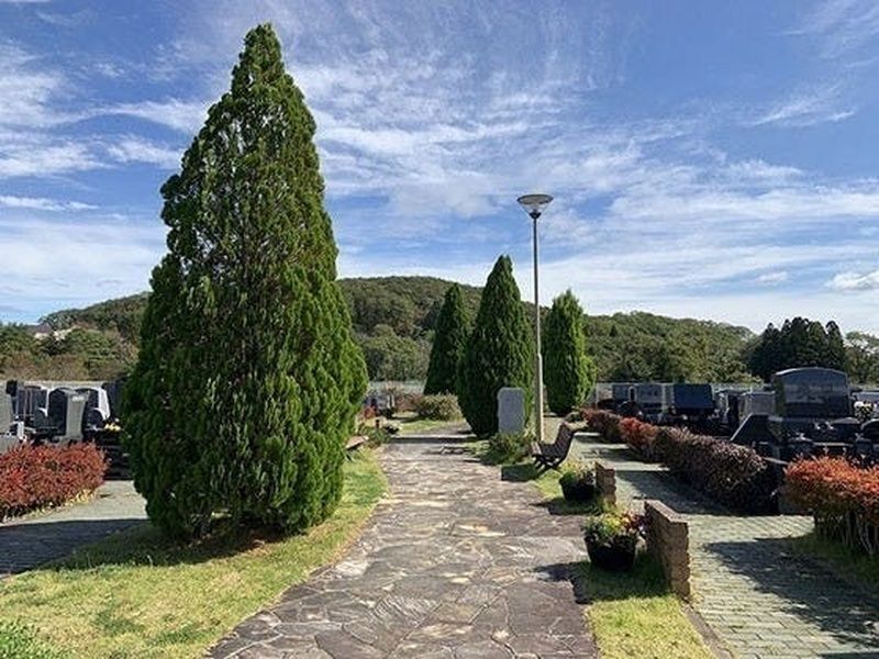 妙法寺墓苑の敷地内にあり平坦でお参りしやすいです