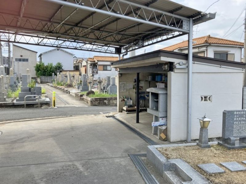 日下墓地