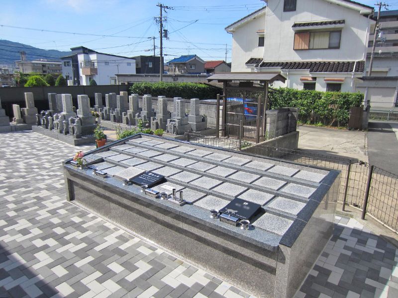 善遠寺境内墓地