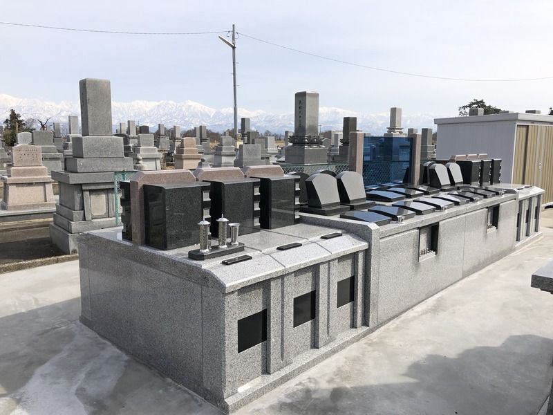 利生寺浜黒崎墓地