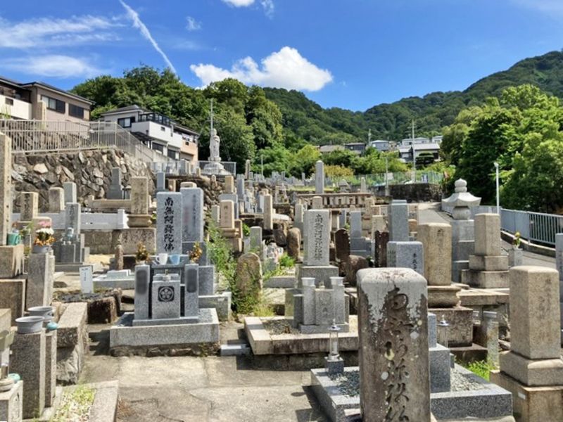 上六桜井共同墓地