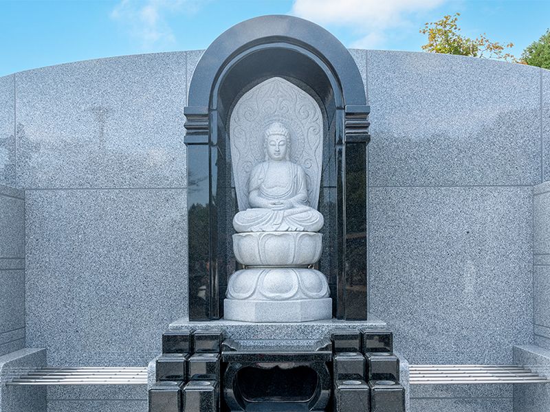 仏像付き納骨壇の近景