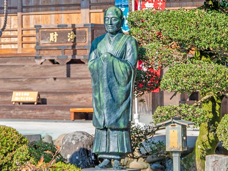 境内の銅像