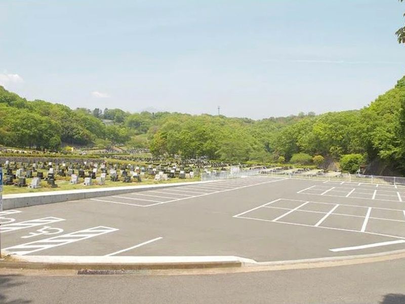 大型駐車場完備（平塚駅よりバス便もあります）