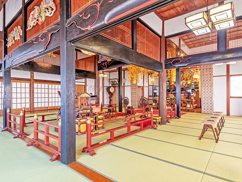 本堂内の祭壇