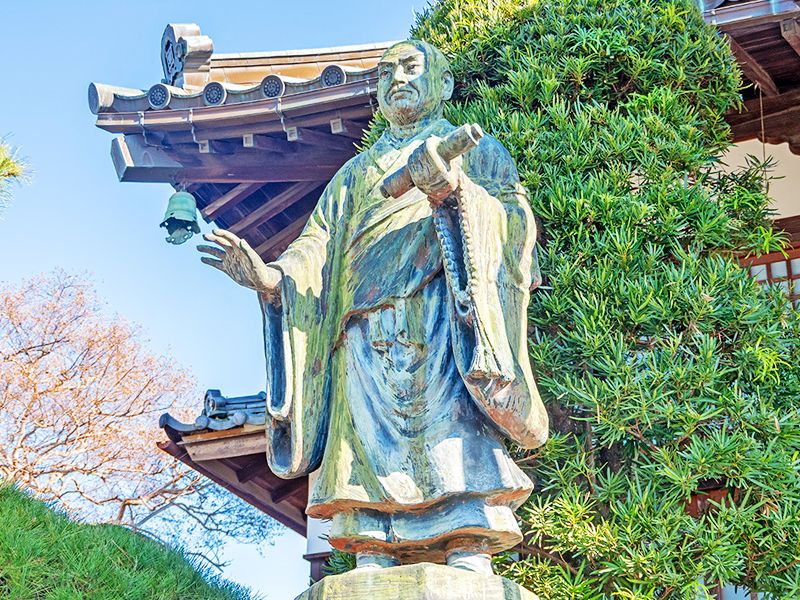 境内の銅像