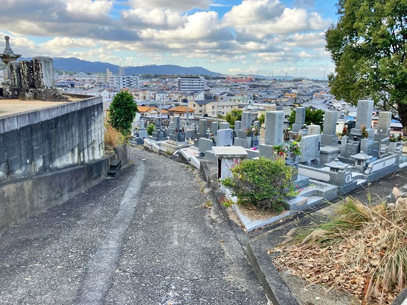 信達市場共同墓地