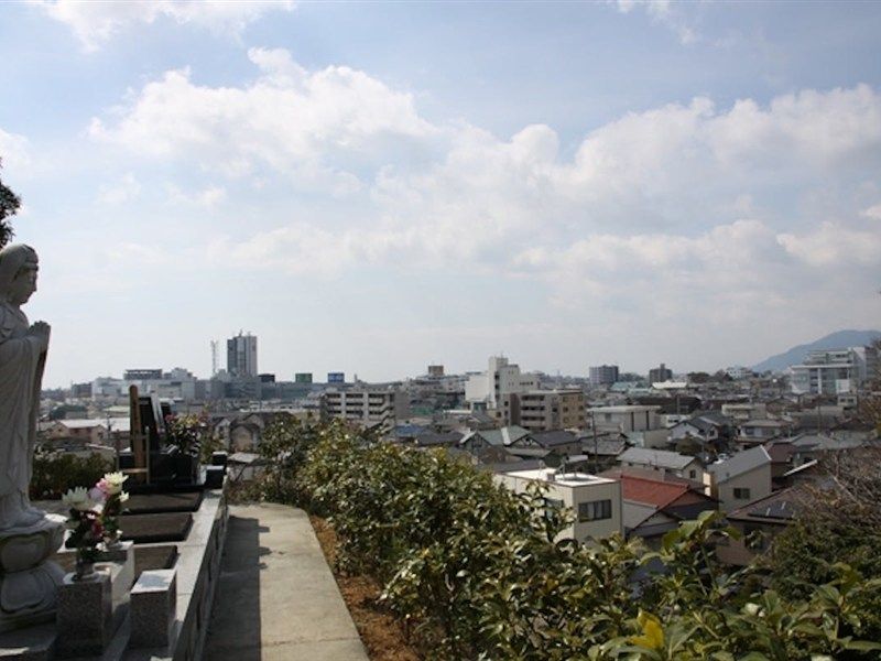 木洩れ日の丘霊園