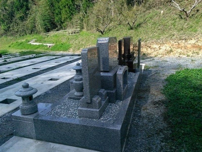 洞安寺墓地