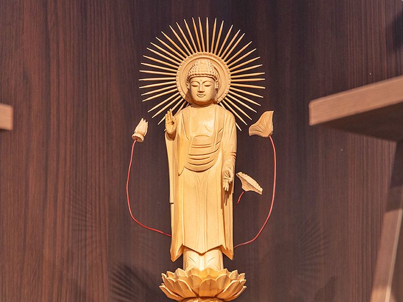 金色の仏像