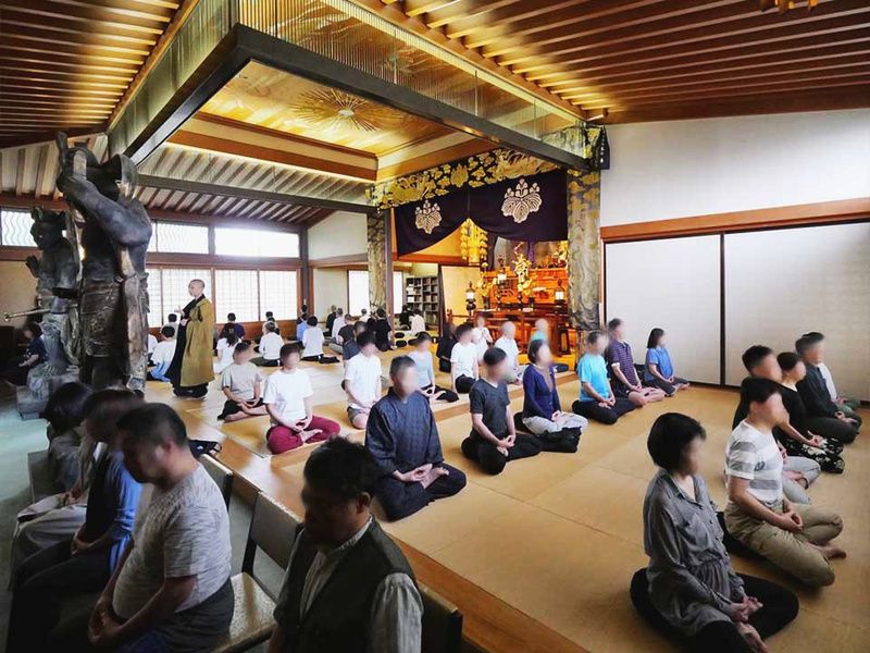 「おてらじかん」座禅の様子