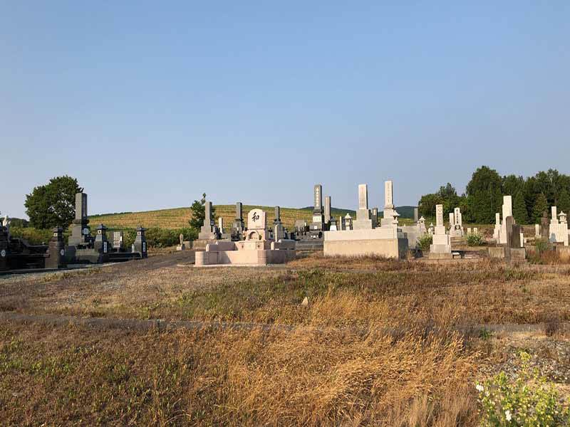 士別市営　武徳墓地