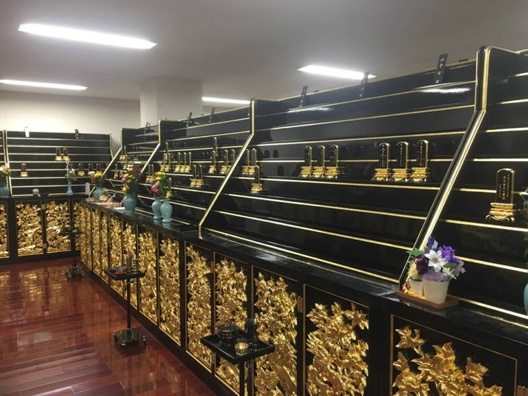 乗願寺 浄華台　屋内位牌壇