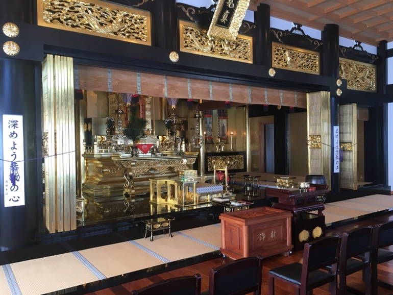 乗願寺 浄華台　落ち着いた法要室