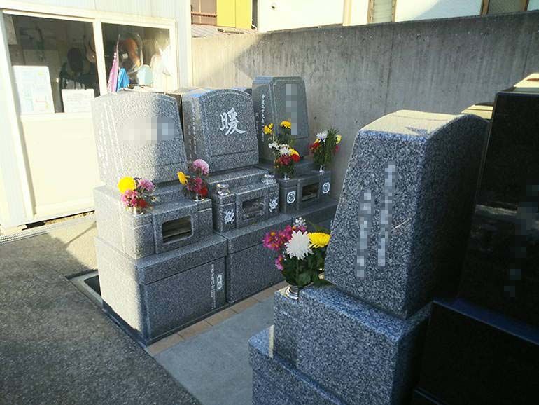 公園墓地 瑠璃光苑　清潔感のある手入れされた一般墓