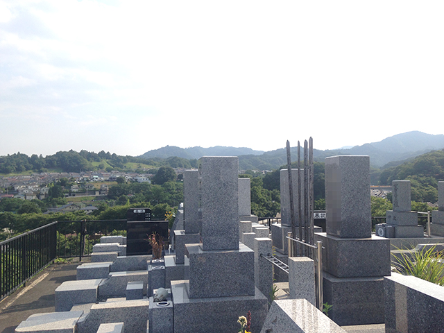 第二南多摩霊園　山並みを一望できる墓域
