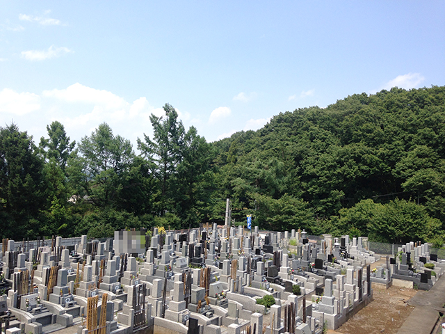 城山霊園　都会の喧騒から離れた静かな霊園風景①
