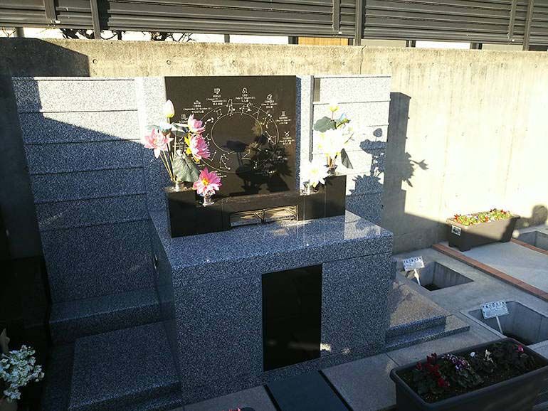 公園墓地 瑠璃光苑　手入れの行き届いた永代供養墓