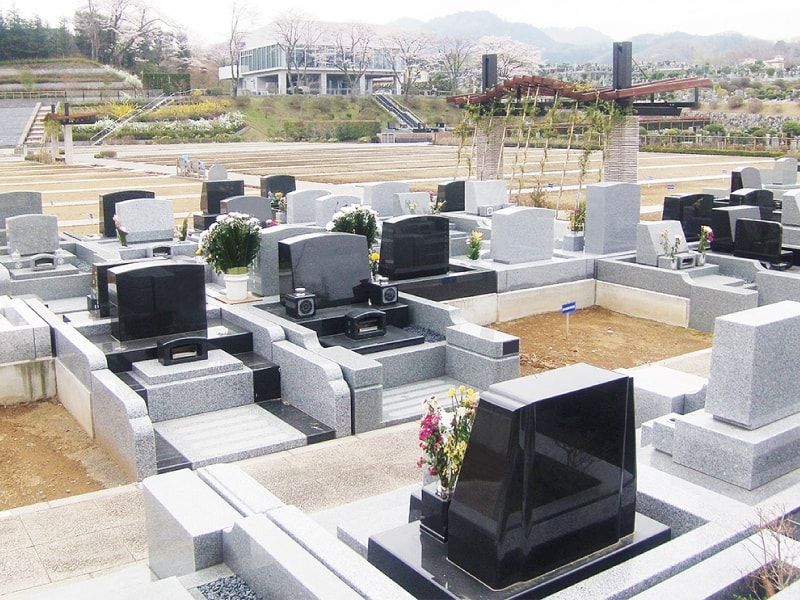 東京霊園　清掃の行き届いた墓域