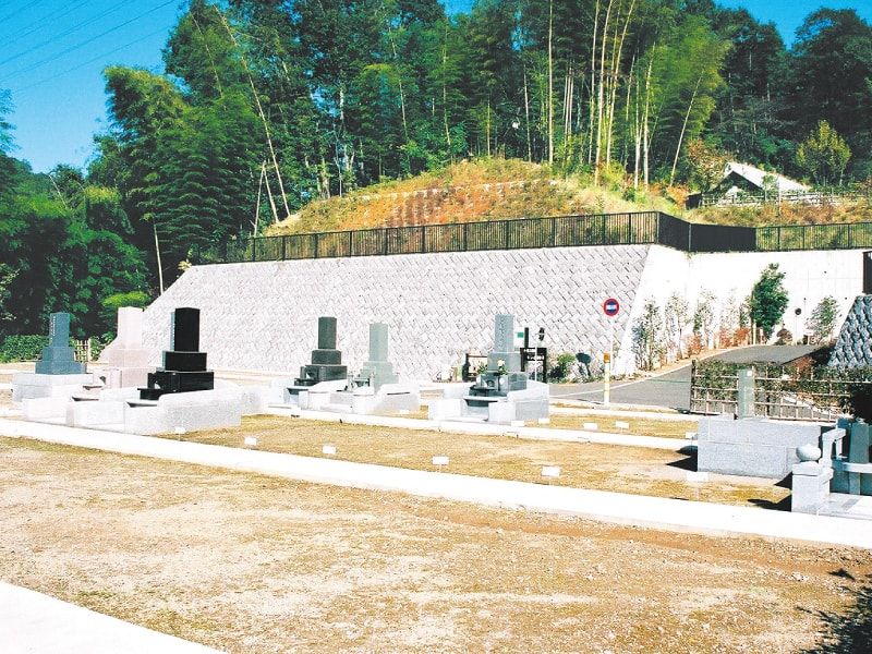 みたまやすらぎの里 稲足神社霊園　広々とした墓域
