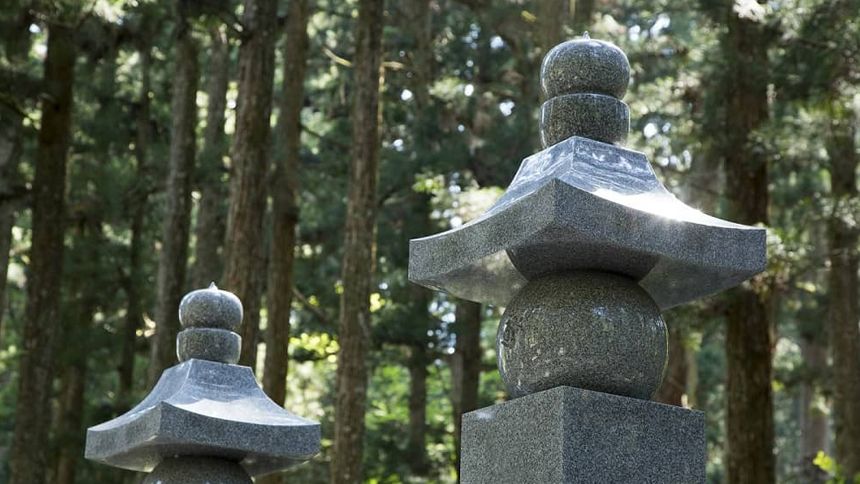 共同墓地の費用は？安いのが特徴、共同墓地のメリットとデメリット