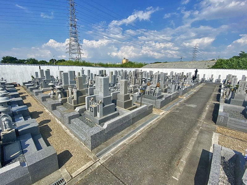 大泉霊園　広々とした墓域