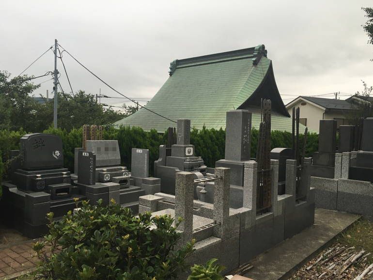 藤沢城南霊園　木々に囲まれた静かな空間