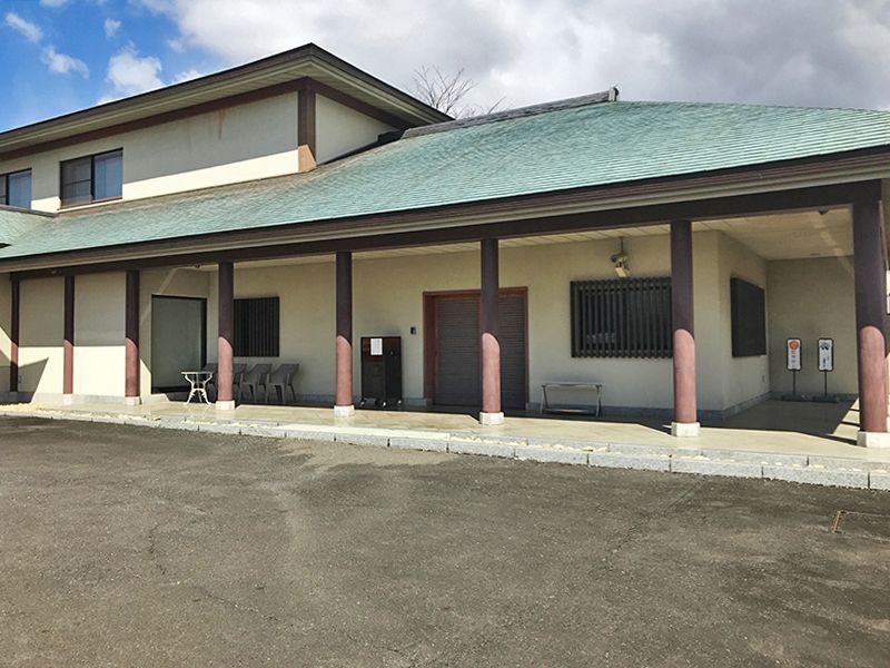 法光寺墓苑　本堂横にもある休憩所