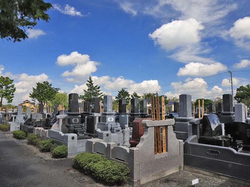 善勝寺　和式・洋式の墓石がある墓域