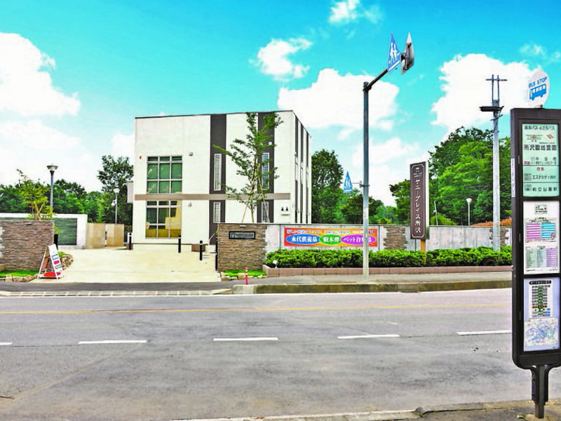 サニープレイス所沢 永代供養墓・樹木葬　広いエントランス