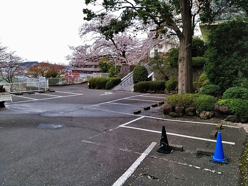 霊園やすらぎの丘　駐車スペース