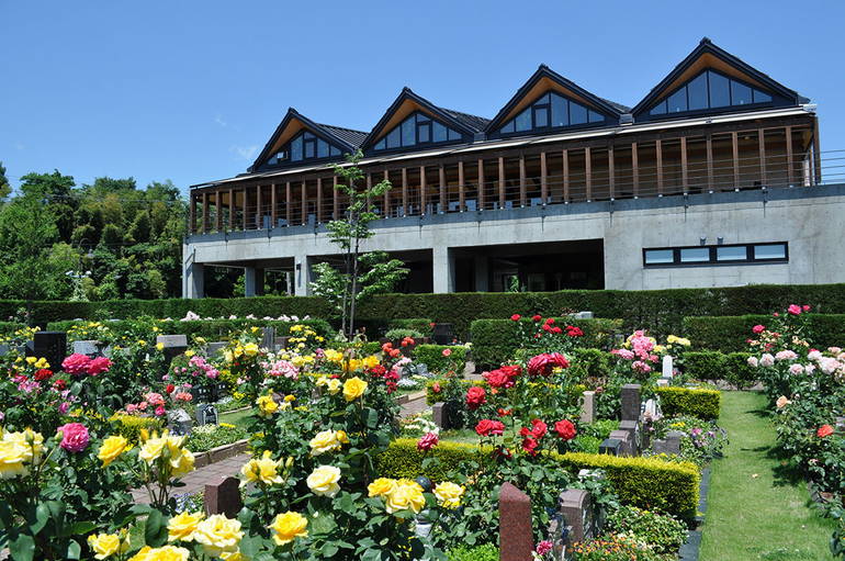 秋津ふれあいパーク　大型多目的ホール「ホールロゼリア」外観