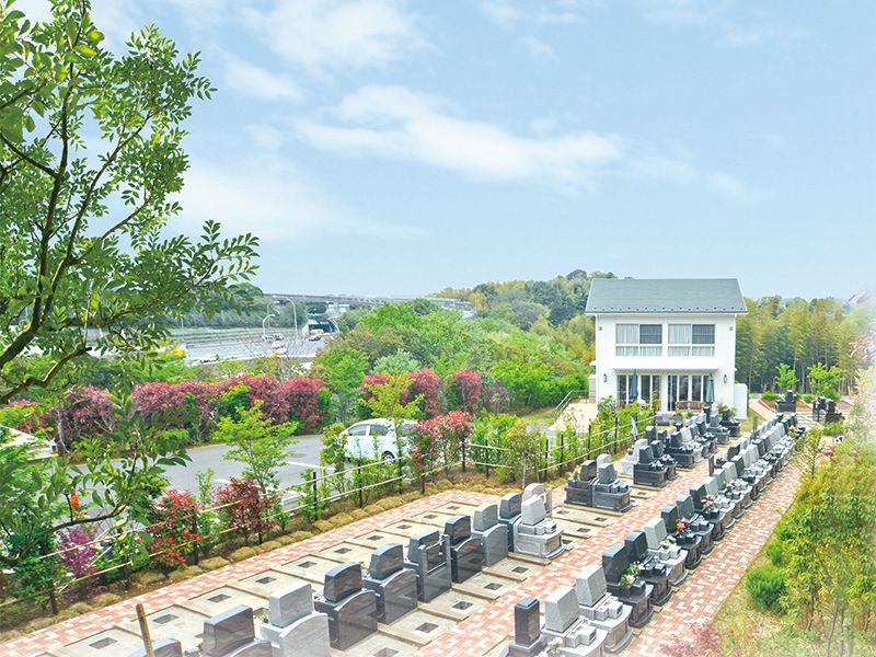 都筑まどか霊園