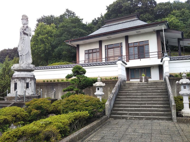 鳩山春秋の里霊園