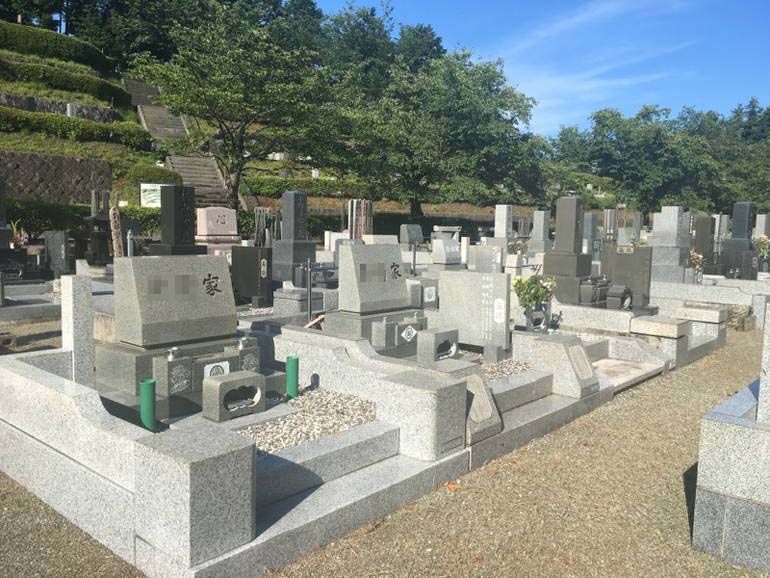 小田原市営 久野霊園 ゆとりのある参道