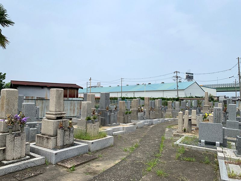川俣墓地