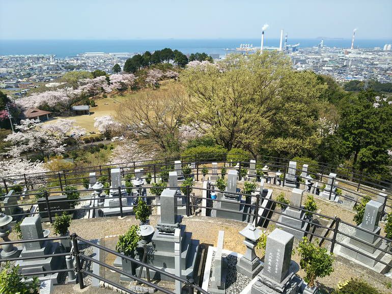 四国中央市営 桃山墓園