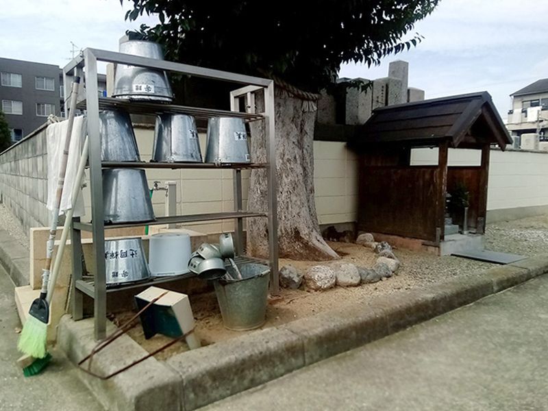 矢田冨田町墓地