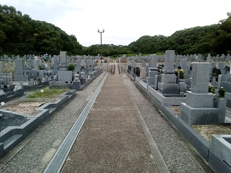 公営　黒鳥墓地