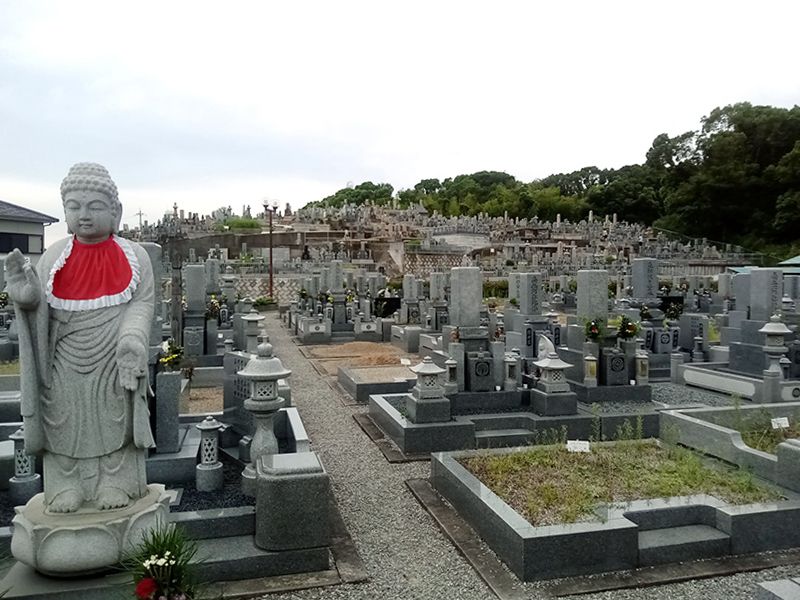 公営　黒鳥墓地